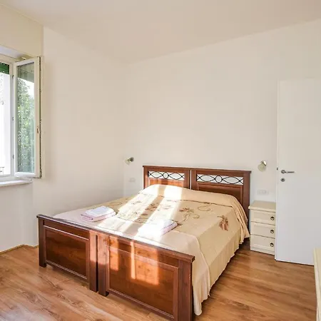 Awesome In With 3 Bedrooms *