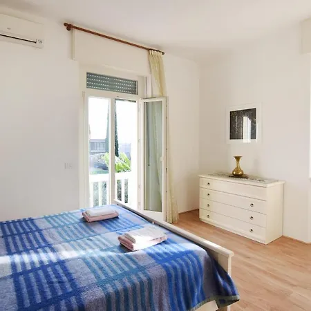 Apartment Awesome In With 3 Bedrooms