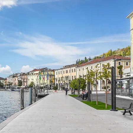 Awesome In With 3 Bedrooms Apartment