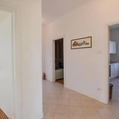 Awesome In With 3 Bedrooms Apartment