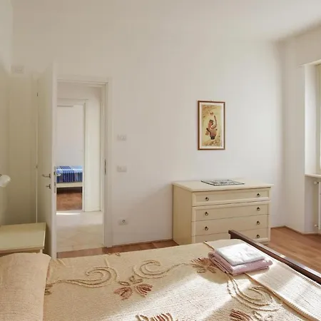 Awesome In With 3 Bedrooms Apartment